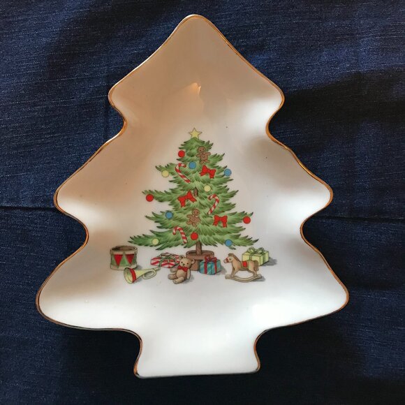 Holiday Hostess Christmas Tree Gold Trim Presents Candy Dish Made in Japan EUC - Picture 1 of 3